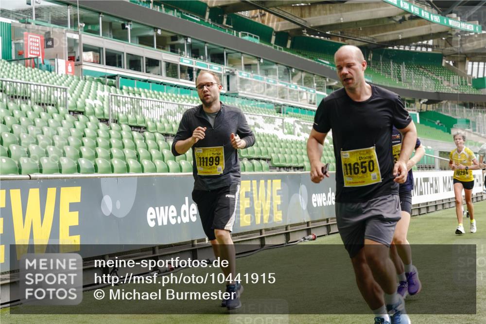 13.09.2026 - 21. swb-Marathon Bremen Michael Burmester http://msf.ph/oto/10441915 13.09.2026 10:28:09 Laufen im Stadion 10096, 10142, 10170, 10172, 10189, 10223, 10231, 10267, 10269, 10270, 10289, 10293, 10294, 10310, 10316, 10319, 10329, 10393, 10421, 10464, 10489, 10504, 10508, 10514, 10525, 10538, 10544, 10566, 10583, 10594, 10628, 10638, 10655, 10709, 10739, 10744, 10770, 10814, 10835, 10846, 10860, 10873, 10876, 10897, 10898, 10910, 10917, 10923, 10956, 10992, 10993, 11005, 11007, 11018, 11035, 11058, 11060, 11063, 11076, 11087, 11092, 11110, 11111, 11148, 11170, 11193 meine-sportfotos.de