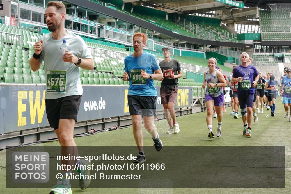13.09.2026 - 21. swb-Marathon Bremen Michael Burmester http://msf.ph/oto/10441966 13.09.2026 13:07:09 Laufen im Stadion 109, 132, 156, 217, 287, 303, 310, 372, 430, 454, 489, 578, 607, 613, 682, 716, 784, 800, 808, 809, 831, 834, 846, 911, 922, 1083, 1173, 1189, 1205, 1210, 1274, 1322, 1364, 1365, 1369, 1387, 1395, 1437, 1532, 1533, 1545, 1574, 1581, 1600, 1823, 1831, 1841, 1848, 1854, 1871, 1909, 1926, 1938, 2003, 2070, 2076, 2090, 2219, 2244, 2275, 2283, 2310, 2318, 2355, 2356, 2393, 2405, 2440, 2464, 2492, 2565, 2699, 2707, 2721, 2731, 2755, 2802, 2818, 2831, 2866, 2902, 2911, 2949, 2960, 3115 meine-sportfotos.de