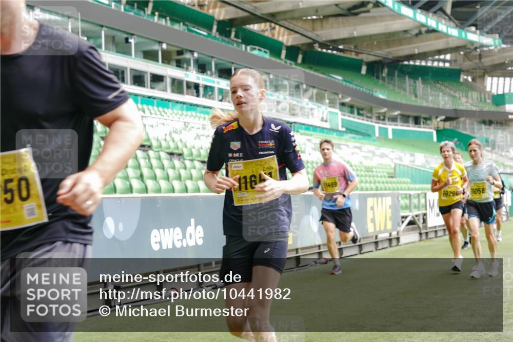 13.09.2026 - 21. swb-Marathon Bremen Michael Burmester http://msf.ph/oto/10441982 13.09.2026 10:28:10 Laufen im Stadion 10096, 10142, 10170, 10172, 10189, 10223, 10231, 10267, 10269, 10270, 10289, 10293, 10294, 10310, 10316, 10319, 10329, 10393, 10421, 10464, 10489, 10504, 10508, 10514, 10525, 10538, 10544, 10566, 10583, 10594, 10628, 10638, 10655, 10709, 10739, 10744, 10770, 10814, 10835, 10846, 10860, 10873, 10876, 10897, 10898, 10910, 10917, 10923, 10956, 10992, 10993, 11005, 11007, 11018, 11035, 11058, 11060, 11063, 11076, 11087, 11092, 11110, 11111, 11148, 11170, 11193 meine-sportfotos.de