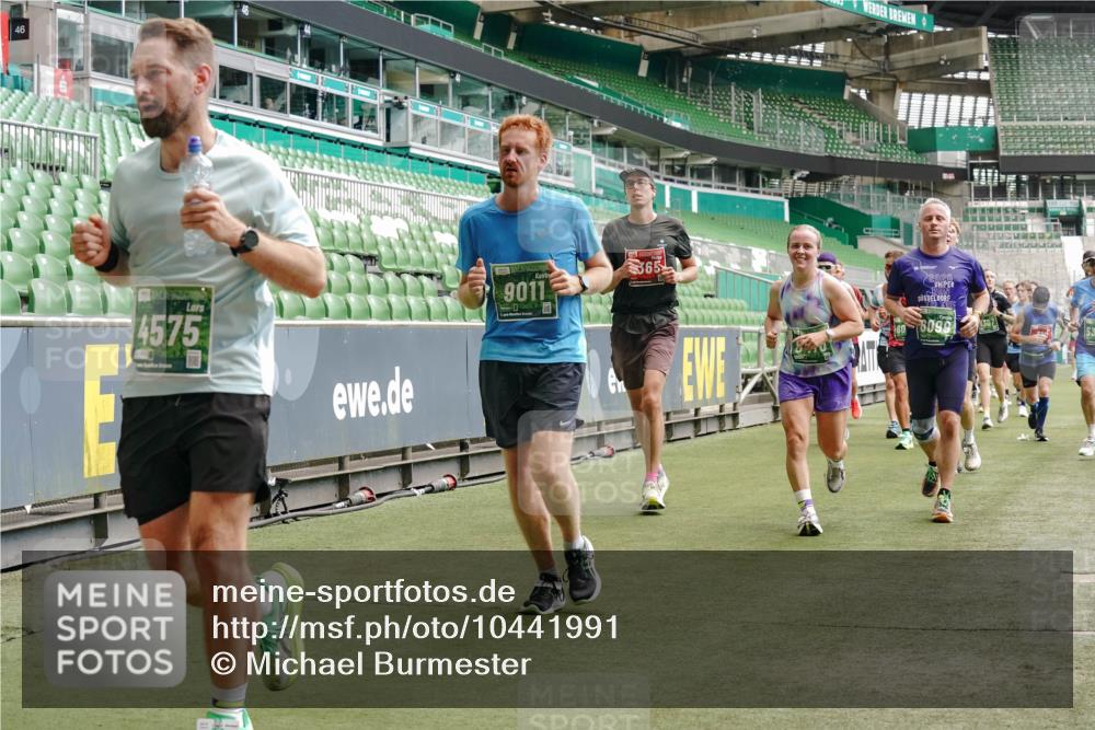 13.09.2026 - 21. swb-Marathon Bremen Michael Burmester http://msf.ph/oto/10441991 13.09.2026 13:07:09 Laufen im Stadion 109, 132, 156, 217, 287, 303, 310, 372, 430, 454, 489, 578, 607, 613, 682, 716, 784, 800, 808, 809, 831, 834, 846, 911, 922, 1083, 1173, 1189, 1205, 1210, 1274, 1322, 1364, 1365, 1369, 1387, 1395, 1437, 1532, 1533, 1545, 1574, 1581, 1600, 1823, 1831, 1841, 1848, 1854, 1871, 1909, 1926, 1938, 2003, 2070, 2076, 2090, 2219, 2244, 2275, 2283, 2310, 2318, 2355, 2356, 2393, 2405, 2440, 2464, 2492, 2565, 2699, 2707, 2721, 2731, 2755, 2802, 2818, 2831, 2866, 2902, 2911, 2949, 2960, 3115 meine-sportfotos.de