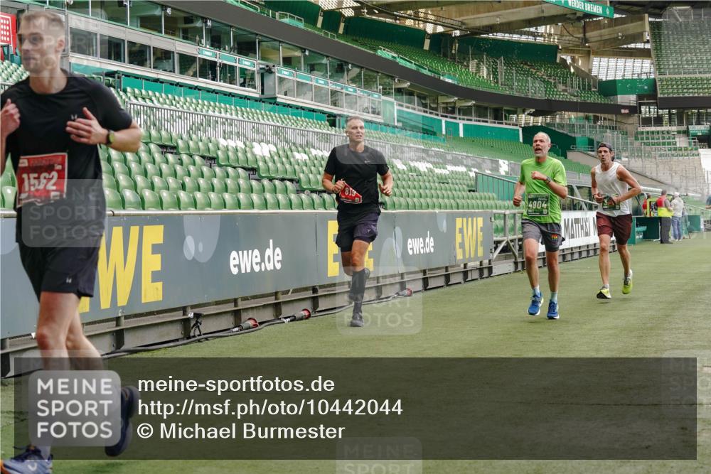 13.09.2026 - 21. swb-Marathon Bremen Michael Burmester http://msf.ph/oto/10442044 13.09.2026 12:43:14 Laufen im Stadion 439, 749, 819, 969, 1009, 1223, 1224, 1372, 1562, 1619, 1667, 1712, 1745, 1850, 1862, 1879, 1921, 2094, 2207, 2651, 2683, 3251, 3368, 3500, 3584, 3688, 4096, 4739, 4847, 4904, 5143, 5199, 5316, 5369, 5601, 5663, 5672, 5776, 5828, 6359, 6579, 6929, 6991, 7141, 7170, 7841, 7950, 8311, 8383, 8394, 8689, 8749, 8850, 8994, 9120, 9153, 9200, 9233, 9533, 9849, 126, 453, 671, 807, 862, 901, 912, 1136, 1248, 1472, 1576, 1587, 1717, 1751, 1758, 5160, 5163, 5912 meine-sportfotos.de