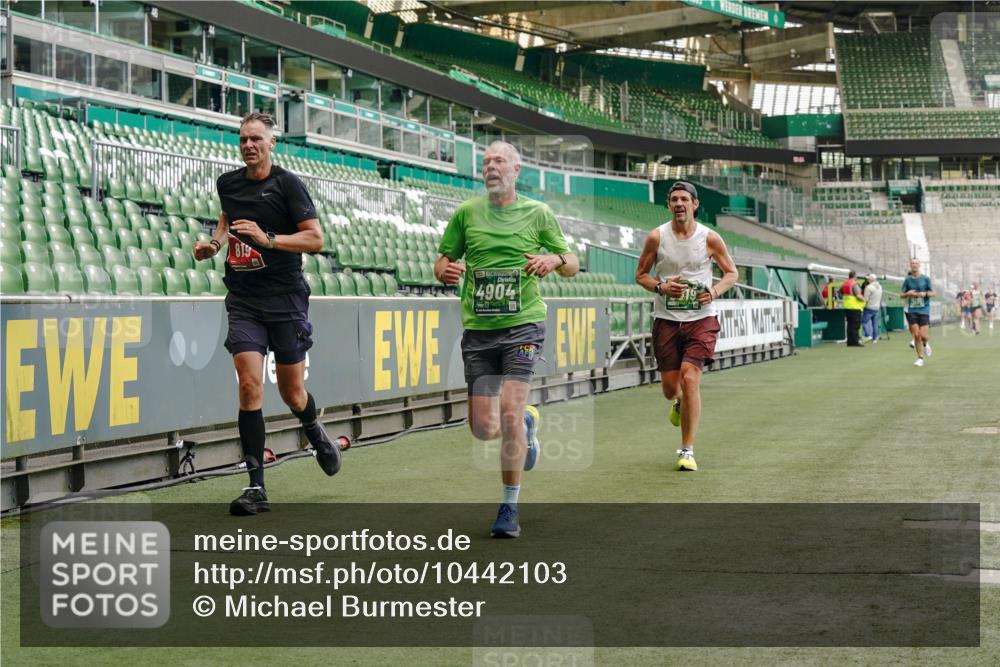 13.09.2026 - 21. swb-Marathon Bremen Michael Burmester http://msf.ph/oto/10442103 13.09.2026 12:43:15 Laufen im Stadion 439, 623, 749, 819, 969, 1009, 1223, 1224, 1372, 1562, 1619, 1667, 1712, 1745, 1770, 1850, 1862, 1879, 1921, 2094, 2207, 2651, 2683, 3251, 3368, 3500, 3584, 3688, 4096, 4739, 4847, 4904, 5143, 5199, 5316, 5369, 5601, 5663, 5672, 5776, 5828, 6359, 6579, 6929, 6991, 7141, 7170, 7841, 7950, 8311, 8383, 8394, 8689, 8749, 8850, 8994, 9120, 9153, 9200, 9233, 9533, 9849, 126, 453, 671, 807, 862, 901, 912, 1136, 1248, 1472, 1576, 1587, 1717, 1751, 1758, 5160, 5163, 5912 meine-sportfotos.de