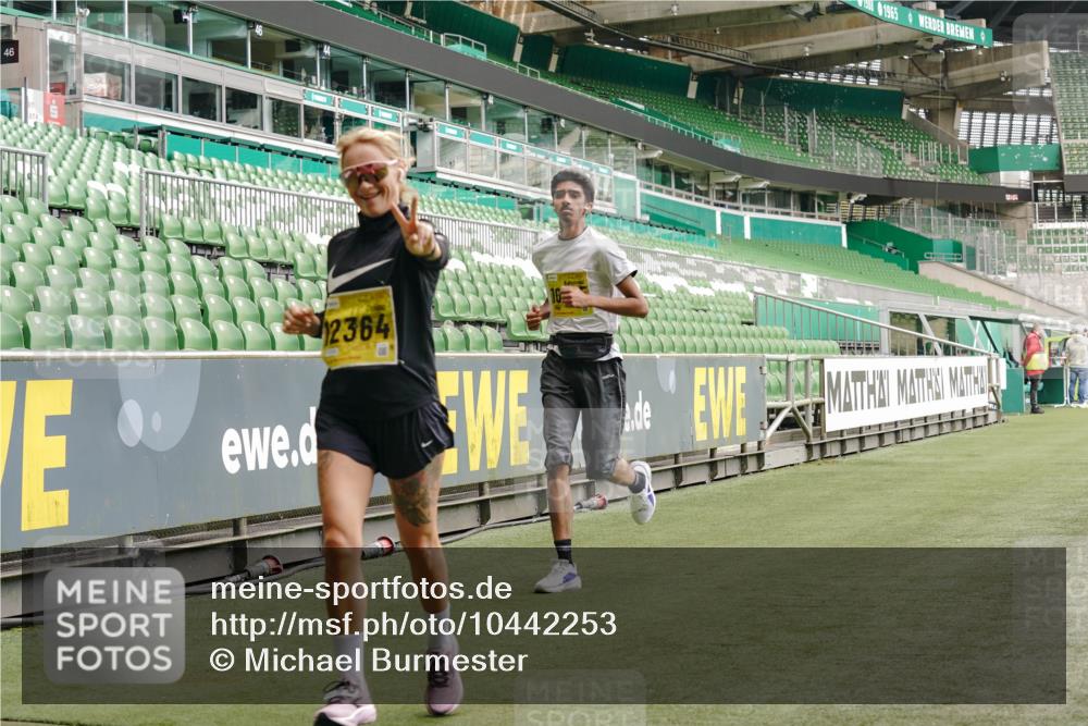 13.09.2026 - 21. swb-Marathon Bremen Michael Burmester http://msf.ph/oto/10442253 13.09.2026 10:28:16 Laufen im Stadion 10096, 10142, 10170, 10172, 10189, 10200, 10223, 10231, 10267, 10269, 10270, 10289, 10293, 10294, 10310, 10316, 10319, 10329, 10348, 10393, 10421, 10489, 10504, 10508, 10514, 10525, 10538, 10544, 10566, 10594, 10628, 10638, 10655, 10709, 10739, 10744, 10770, 10814, 10835, 10846, 10860, 10873, 10876, 10897, 10898, 10910, 10917, 10923, 10956, 10992, 10993, 11005, 11007, 11018, 11035, 11058, 11060, 11063, 11076, 11087, 11092, 11110, 11111, 11148, 11170, 11193 meine-sportfotos.de