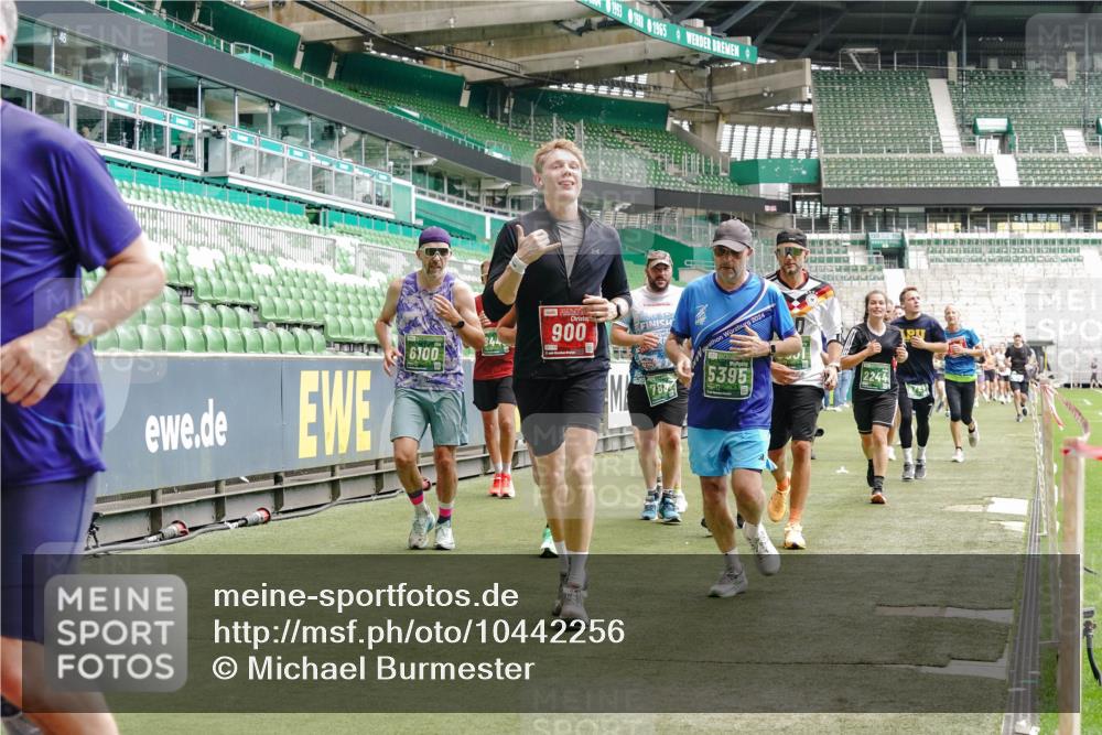 13.09.2026 - 21. swb-Marathon Bremen Michael Burmester http://msf.ph/oto/10442256 13.09.2026 13:07:12 Laufen im Stadion 109, 132, 156, 217, 287, 303, 310, 372, 430, 454, 489, 578, 607, 613, 682, 716, 784, 800, 808, 809, 831, 834, 846, 911, 922, 1083, 1173, 1189, 1205, 1210, 1274, 1322, 1364, 1365, 1369, 1387, 1395, 1437, 1532, 1533, 1545, 1574, 1581, 1600, 1823, 1831, 1841, 1848, 1854, 1871, 1909, 1926, 1938, 2003, 2070, 2076, 2090, 2219, 2275, 2283, 2310, 2318, 2355, 2356, 2393, 2405, 2440, 2492, 2565, 2611, 2699, 2707, 2721, 2731, 2755, 2802, 2818, 2831, 2866, 2902, 2911, 2949, 2960 meine-sportfotos.de