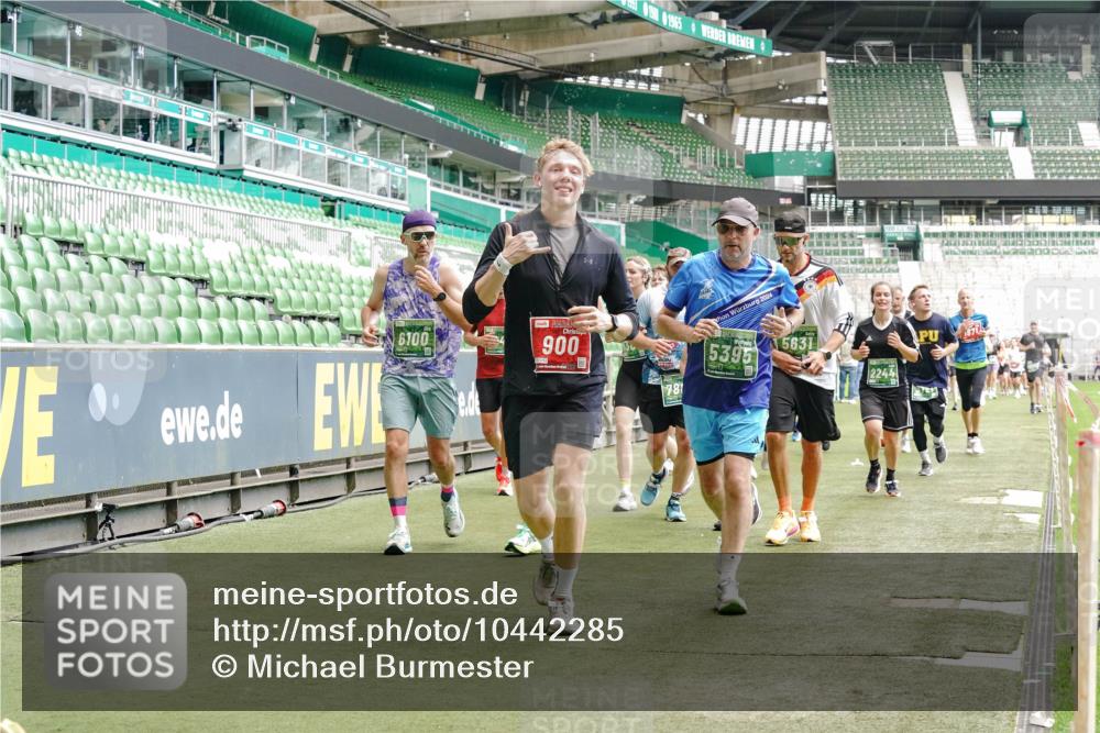 13.09.2026 - 21. swb-Marathon Bremen Michael Burmester http://msf.ph/oto/10442285 13.09.2026 13:07:12 Laufen im Stadion 109, 132, 156, 217, 287, 303, 310, 372, 430, 454, 489, 578, 607, 613, 682, 716, 784, 800, 808, 809, 831, 834, 846, 911, 922, 1083, 1173, 1189, 1205, 1210, 1274, 1322, 1364, 1365, 1369, 1387, 1395, 1437, 1532, 1533, 1545, 1574, 1581, 1600, 1823, 1831, 1841, 1848, 1854, 1871, 1909, 1926, 1938, 2003, 2070, 2076, 2090, 2219, 2275, 2283, 2310, 2318, 2355, 2356, 2393, 2405, 2440, 2492, 2565, 2611, 2699, 2707, 2721, 2731, 2755, 2802, 2818, 2831, 2866, 2902, 2911, 2949, 2960 meine-sportfotos.de