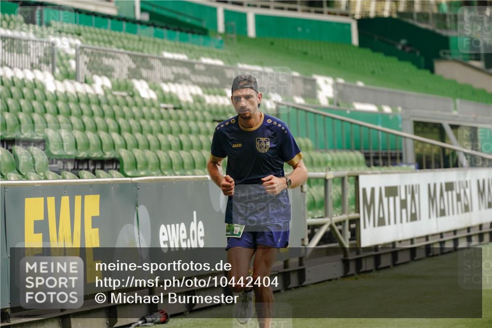 13.09.2026 - 21. swb-Marathon Bremen Michael Burmester http://msf.ph/oto/10442404 13.09.2026 12:43:41 Laufen im Stadion 439, 623, 678, 681, 749, 819, 969, 1009, 1223, 1224, 1335, 1372, 1498, 1562, 1619, 1696, 1712, 1745, 1770, 1879, 1921, 2098, 2207, 2651, 2683, 3251, 3368, 3500, 3584, 3688, 4096, 4118, 4739, 4847, 4904, 5143, 5199, 5316, 5369, 5601, 5663, 5776, 5828, 6359, 6579, 6973, 6991, 7015, 7170, 7841, 7950, 8028, 8311, 8383, 8689, 8749, 8850, 8994, 9120, 9137, 9153, 9200, 9233, 9533, 9849, 13063, 13237, 126, 371, 453, 603, 640, 650, 671, 735, 744, 807, 862, 912, 957, 1136, 1758, 5912 meine-sportfotos.de