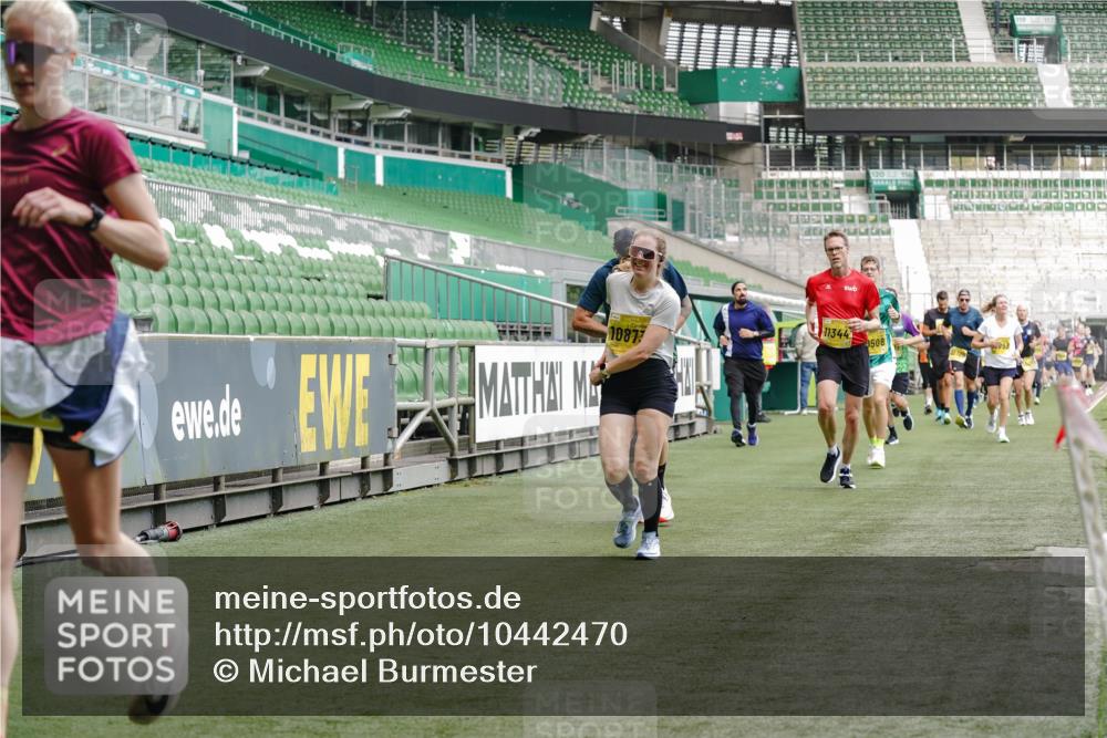 13.09.2026 - 21. swb-Marathon Bremen Michael Burmester http://msf.ph/oto/10442470 13.09.2026 10:28:21 Laufen im Stadion 10096, 10142, 10170, 10172, 10189, 10200, 10223, 10231, 10267, 10269, 10270, 10289, 10293, 10294, 10310, 10316, 10329, 10348, 10393, 10421, 10489, 10508, 10514, 10525, 10538, 10544, 10566, 10594, 10628, 10638, 10655, 10709, 10739, 10744, 10770, 10814, 10835, 10840, 10846, 10860, 10876, 10897, 10898, 10910, 10917, 10923, 10956, 10993, 11005, 11007, 11018, 11035, 11058, 11060, 11076, 11087, 11092, 11110, 11111, 11148, 11170, 11193 meine-sportfotos.de