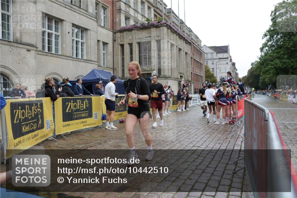 13.09.2026 - Kiel Lauf Yannick Fuchs http://msf.ph/oto/10442510 13.09.2026 11:55:44 Ziel  meine-sportfotos.de
