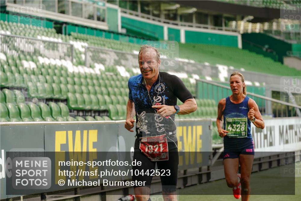13.09.2026 - 21. swb-Marathon Bremen Michael Burmester http://msf.ph/oto/10442523 13.09.2026 12:43:47 Laufen im Stadion 439, 493, 623, 678, 681, 749, 819, 969, 1009, 1223, 1224, 1335, 1372, 1498, 1562, 1619, 1696, 1712, 1745, 1770, 1879, 1921, 2098, 2207, 2651, 2683, 3251, 3500, 3584, 3688, 4096, 4118, 4328, 4739, 4847, 4904, 5143, 5199, 5316, 5369, 5601, 5663, 5776, 5828, 6359, 6579, 6973, 7015, 7170, 7265, 7841, 7950, 8028, 8311, 8689, 8749, 8850, 8994, 9120, 9137, 9153, 9200, 9233, 9533, 9849, 13063, 13237, 126, 371, 453, 603, 640, 650, 671, 735, 744, 807, 862, 912, 957, 1136 meine-sportfotos.de