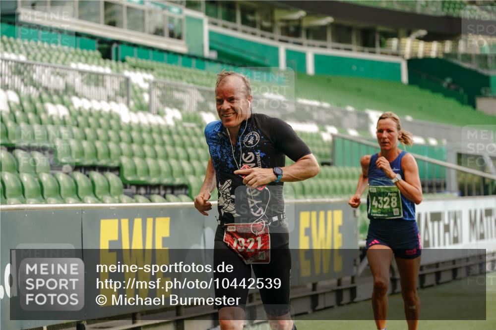 13.09.2026 - 21. swb-Marathon Bremen Michael Burmester http://msf.ph/oto/10442539 13.09.2026 12:43:47 Laufen im Stadion 439, 493, 623, 678, 681, 749, 819, 969, 1009, 1223, 1224, 1335, 1372, 1498, 1562, 1619, 1696, 1712, 1745, 1770, 1879, 1921, 2098, 2207, 2651, 2683, 3251, 3500, 3584, 3688, 4096, 4118, 4328, 4739, 4847, 4904, 5143, 5199, 5316, 5369, 5601, 5663, 5776, 5828, 6359, 6579, 6973, 7015, 7170, 7265, 7841, 7950, 8028, 8311, 8689, 8749, 8850, 8994, 9120, 9137, 9153, 9200, 9233, 9533, 9849, 13063, 13237, 126, 371, 453, 603, 640, 650, 671, 735, 744, 807, 862, 912, 957, 1136 meine-sportfotos.de