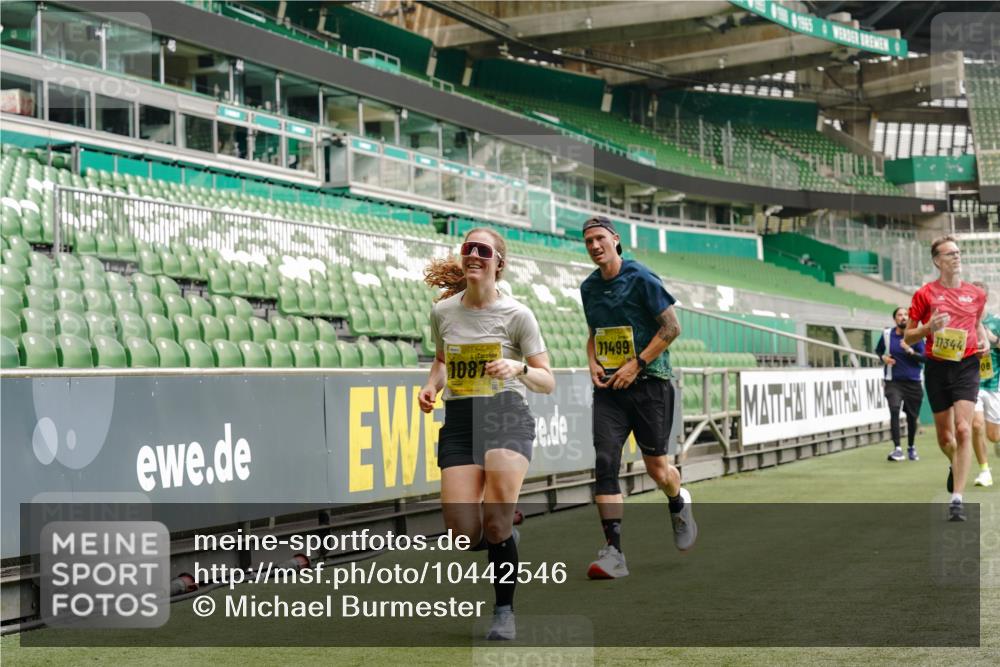 13.09.2026 - 21. swb-Marathon Bremen Michael Burmester http://msf.ph/oto/10442546 13.09.2026 10:28:23 Laufen im Stadion 10096, 10142, 10170, 10172, 10189, 10200, 10223, 10231, 10267, 10269, 10270, 10293, 10294, 10310, 10316, 10329, 10348, 10393, 10421, 10489, 10508, 10514, 10525, 10538, 10544, 10566, 10594, 10628, 10638, 10655, 10709, 10739, 10744, 10770, 10814, 10835, 10840, 10846, 10860, 10876, 10897, 10898, 10910, 10917, 10923, 10956, 10993, 11005, 11007, 11018, 11035, 11058, 11060, 11076, 11087, 11092, 11110, 11111, 11148, 11170, 11193 meine-sportfotos.de