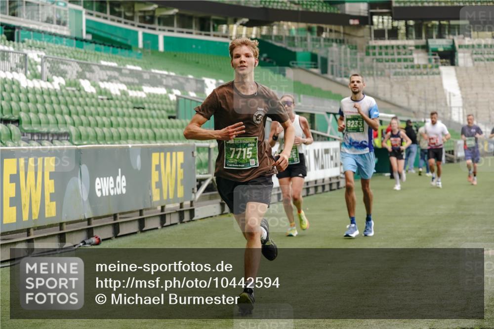 13.09.2026 - 21. swb-Marathon Bremen Michael Burmester http://msf.ph/oto/10442594 13.09.2026 12:43:51 Laufen im Stadion 439, 493, 623, 678, 681, 749, 819, 969, 1009, 1223, 1224, 1335, 1372, 1498, 1562, 1696, 1712, 1745, 1770, 1879, 1921, 2098, 2207, 2651, 2683, 3251, 3500, 3584, 3688, 4096, 4118, 4328, 4739, 4847, 4904, 5143, 5199, 5316, 5369, 5601, 5663, 5776, 5828, 6359, 6579, 6973, 7015, 7170, 7265, 7715, 7841, 7950, 8028, 8311, 8689, 8749, 8850, 8994, 9120, 9137, 9153, 9200, 9233, 9533, 9849, 13063, 13237, 126, 371, 453, 603, 640, 650, 671, 735, 744, 807, 862, 912, 957, 1136 meine-sportfotos.de