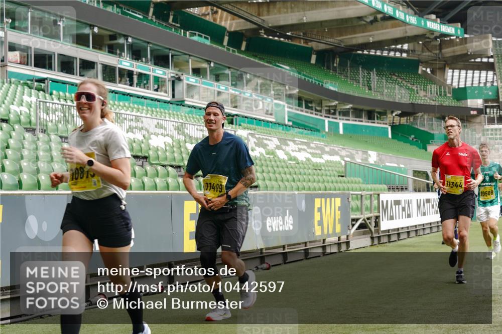 13.09.2026 - 21. swb-Marathon Bremen Michael Burmester http://msf.ph/oto/10442597 13.09.2026 10:28:23 Laufen im Stadion 10096, 10142, 10170, 10172, 10189, 10200, 10223, 10231, 10267, 10269, 10270, 10293, 10294, 10310, 10316, 10329, 10348, 10393, 10421, 10489, 10508, 10514, 10525, 10538, 10544, 10566, 10594, 10628, 10638, 10655, 10709, 10739, 10744, 10770, 10814, 10835, 10840, 10846, 10860, 10876, 10897, 10898, 10910, 10917, 10923, 10956, 10993, 11005, 11007, 11018, 11035, 11058, 11060, 11076, 11087, 11092, 11110, 11111, 11148, 11170, 11193 meine-sportfotos.de