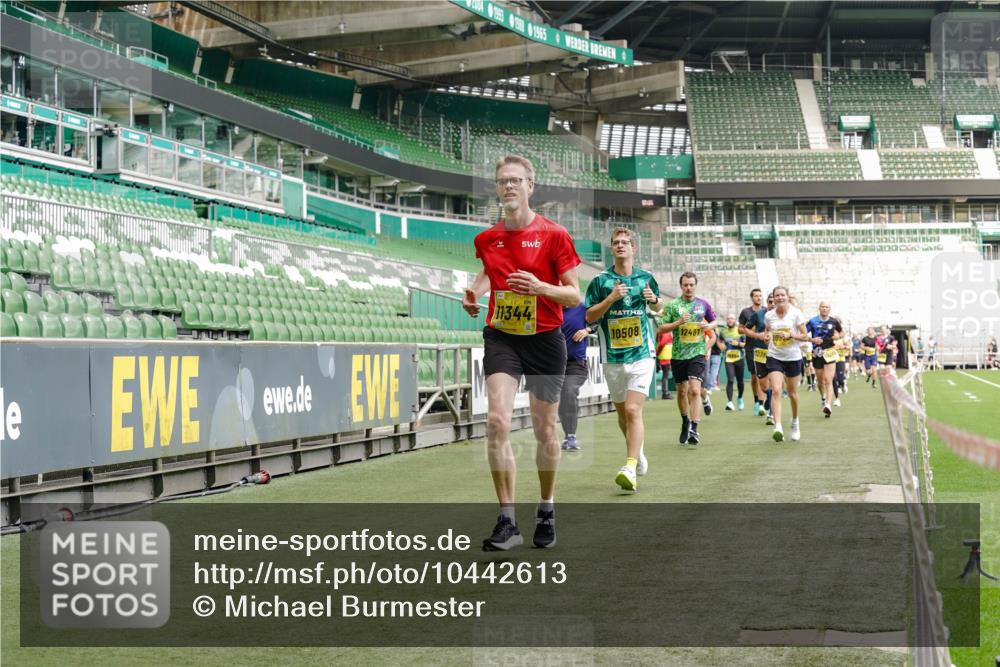 13.09.2026 - 21. swb-Marathon Bremen Michael Burmester http://msf.ph/oto/10442613 13.09.2026 10:28:24 Laufen im Stadion 10096, 10142, 10170, 10172, 10189, 10200, 10223, 10231, 10267, 10269, 10270, 10293, 10294, 10310, 10316, 10329, 10348, 10393, 10421, 10489, 10508, 10514, 10525, 10538, 10544, 10566, 10594, 10628, 10638, 10655, 10709, 10739, 10763, 10770, 10814, 10835, 10840, 10846, 10860, 10876, 10897, 10898, 10910, 10917, 10923, 10956, 10993, 11005, 11007, 11018, 11035, 11058, 11060, 11076, 11087, 11092, 11110, 11111, 11148, 11170, 11193 meine-sportfotos.de