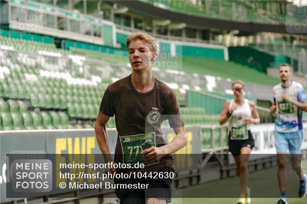 13.09.2026 - 21. swb-Marathon Bremen Michael Burmester http://msf.ph/oto/10442630 13.09.2026 12:43:52 Laufen im Stadion 439, 493, 623, 678, 681, 749, 819, 969, 1009, 1223, 1224, 1301, 1335, 1372, 1498, 1562, 1696, 1712, 1745, 1770, 1879, 1921, 2098, 2207, 2651, 2683, 3251, 3500, 3584, 3688, 4096, 4118, 4328, 4739, 4847, 4904, 5143, 5199, 5316, 5369, 5601, 5663, 5776, 5828, 6359, 6579, 6973, 7015, 7170, 7265, 7715, 7841, 7950, 8028, 8311, 8689, 8749, 8850, 8994, 9120, 9137, 9153, 9200, 9233, 9533, 9849, 13063, 13237, 126, 371, 453, 603, 640, 650, 671, 735, 744, 807, 862, 912, 957, 1136 meine-sportfotos.de