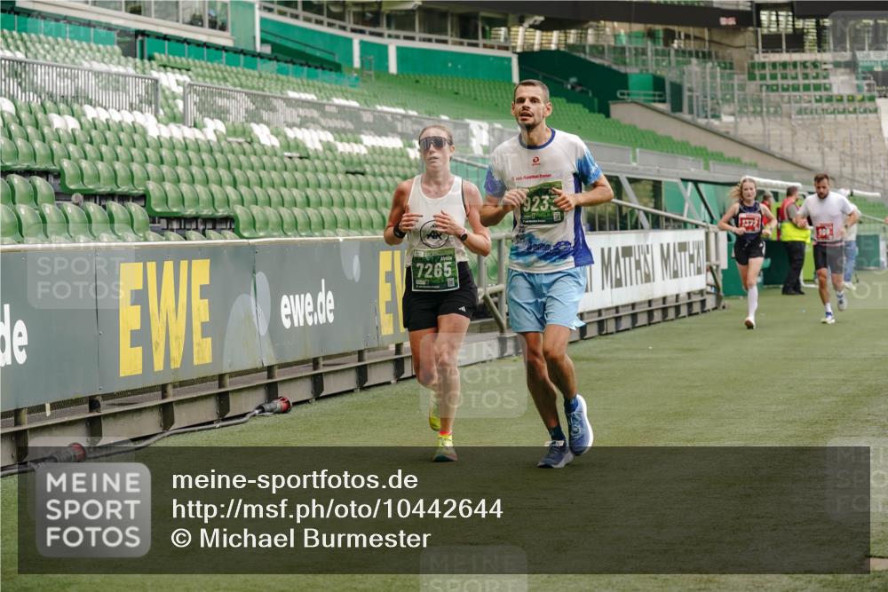 13.09.2026 - 21. swb-Marathon Bremen Michael Burmester http://msf.ph/oto/10442644 13.09.2026 12:43:53 Laufen im Stadion 439, 493, 623, 678, 681, 749, 819, 969, 1009, 1223, 1224, 1301, 1335, 1372, 1498, 1562, 1696, 1712, 1745, 1770, 1879, 1921, 2098, 2207, 2651, 2683, 3251, 3500, 3584, 3688, 4096, 4118, 4328, 4739, 4847, 4904, 5143, 5199, 5316, 5369, 5601, 5663, 5776, 5828, 6359, 6579, 6973, 7015, 7170, 7265, 7715, 7841, 7950, 8028, 8311, 8689, 8749, 8850, 8994, 9120, 9137, 9153, 9200, 9233, 9533, 9849, 13063, 13237, 126, 371, 453, 603, 640, 650, 671, 735, 744, 807, 862, 912, 957, 1136 meine-sportfotos.de