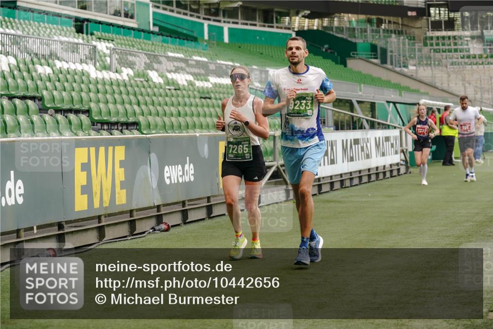13.09.2026 - 21. swb-Marathon Bremen Michael Burmester http://msf.ph/oto/10442656 13.09.2026 12:43:53 Laufen im Stadion 439, 493, 623, 678, 681, 749, 819, 969, 1009, 1223, 1224, 1301, 1335, 1372, 1498, 1562, 1696, 1712, 1745, 1770, 1879, 1921, 2098, 2207, 2651, 2683, 3251, 3500, 3584, 3688, 4096, 4118, 4328, 4739, 4847, 4904, 5143, 5199, 5316, 5369, 5601, 5663, 5776, 5828, 6359, 6579, 6973, 7015, 7170, 7265, 7715, 7841, 7950, 8028, 8311, 8689, 8749, 8850, 8994, 9120, 9137, 9153, 9200, 9233, 9533, 9849, 13063, 13237, 126, 371, 453, 603, 640, 650, 671, 735, 744, 807, 862, 912, 957, 1136 meine-sportfotos.de