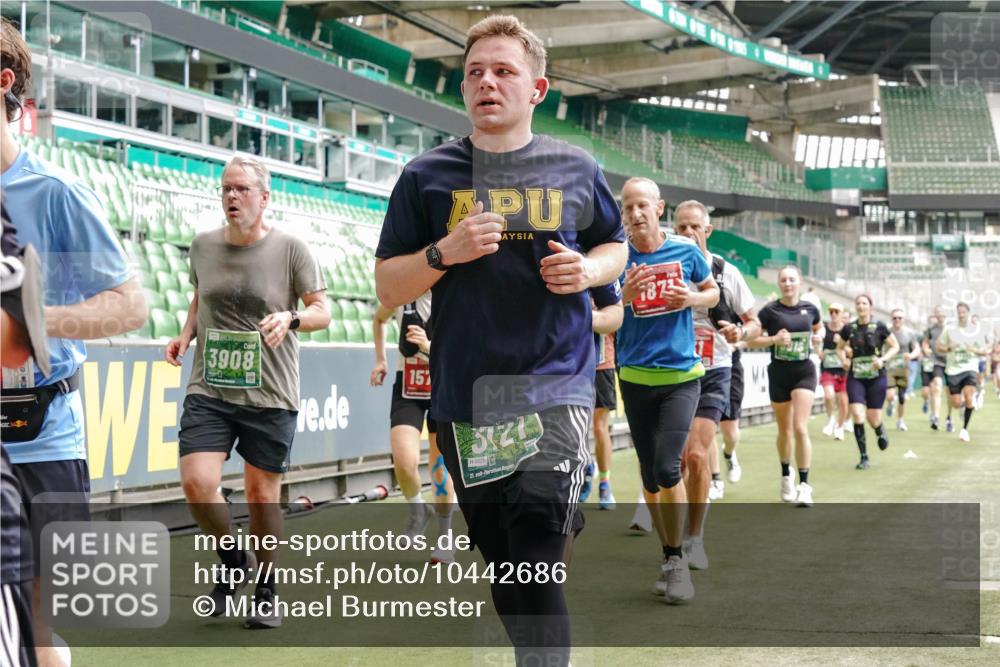 13.09.2026 - 21. swb-Marathon Bremen Michael Burmester http://msf.ph/oto/10442686 13.09.2026 13:07:18 Laufen im Stadion 109, 132, 156, 287, 303, 310, 372, 430, 454, 489, 578, 607, 613, 682, 716, 784, 800, 808, 809, 831, 834, 846, 911, 922, 1083, 1173, 1189, 1205, 1210, 1274, 1322, 1364, 1365, 1369, 1387, 1395, 1437, 1532, 1545, 1574, 1581, 1600, 1823, 1831, 1841, 1848, 1854, 1871, 1909, 1926, 1938, 2003, 2070, 2076, 2090, 2215, 2219, 2275, 2283, 2318, 2355, 2356, 2366, 2393, 2405, 2440, 2492, 2565, 2611, 2699, 2707, 2721, 2731, 2755, 2802, 2818, 2831, 2866, 2902, 2911, 2949, 2960 meine-sportfotos.de