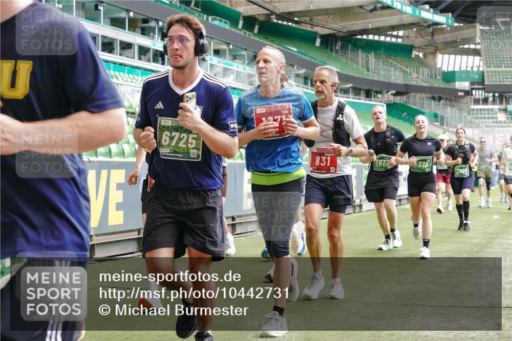 13.09.2026 - 21. swb-Marathon Bremen Michael Burmester http://msf.ph/oto/10442731 13.09.2026 13:07:19 Laufen im Stadion 109, 132, 156, 287, 303, 310, 372, 430, 454, 489, 578, 607, 613, 682, 716, 784, 800, 808, 809, 831, 834, 846, 911, 922, 1083, 1173, 1189, 1205, 1210, 1274, 1322, 1364, 1365, 1369, 1387, 1395, 1437, 1532, 1545, 1574, 1581, 1600, 1823, 1831, 1841, 1848, 1854, 1871, 1909, 1926, 1938, 2003, 2070, 2076, 2090, 2215, 2219, 2275, 2283, 2318, 2355, 2356, 2366, 2393, 2405, 2440, 2492, 2565, 2611, 2699, 2707, 2721, 2731, 2755, 2782, 2802, 2818, 2831, 2866, 2902, 2911, 2949, 2960 meine-sportfotos.de