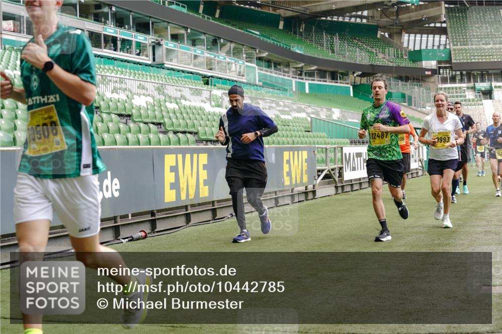 13.09.2026 - 21. swb-Marathon Bremen Michael Burmester http://msf.ph/oto/10442785 13.09.2026 10:28:28 Laufen im Stadion 10142, 10170, 10183, 10189, 10200, 10223, 10231, 10267, 10269, 10270, 10293, 10294, 10310, 10316, 10329, 10348, 10393, 10421, 10489, 10508, 10514, 10525, 10538, 10544, 10566, 10594, 10638, 10655, 10709, 10739, 10763, 10770, 10814, 10835, 10840, 10846, 10860, 10876, 10897, 10898, 10910, 10917, 10923, 10956, 10993, 11005, 11007, 11018, 11035, 11058, 11060, 11076, 11087, 11092, 11110, 11111, 11148, 11170 meine-sportfotos.de