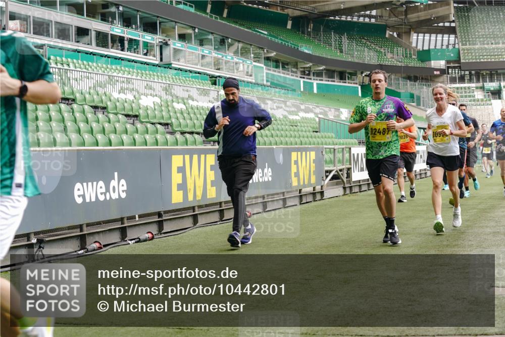 13.09.2026 - 21. swb-Marathon Bremen Michael Burmester http://msf.ph/oto/10442801 13.09.2026 10:28:28 Laufen im Stadion 10142, 10170, 10183, 10189, 10200, 10223, 10231, 10267, 10269, 10270, 10293, 10294, 10310, 10316, 10329, 10348, 10393, 10421, 10489, 10508, 10514, 10525, 10538, 10544, 10566, 10594, 10638, 10655, 10709, 10739, 10763, 10770, 10814, 10835, 10840, 10846, 10860, 10876, 10897, 10898, 10910, 10917, 10923, 10956, 10993, 11005, 11007, 11018, 11035, 11058, 11060, 11076, 11087, 11092, 11110, 11111, 11148, 11170 meine-sportfotos.de