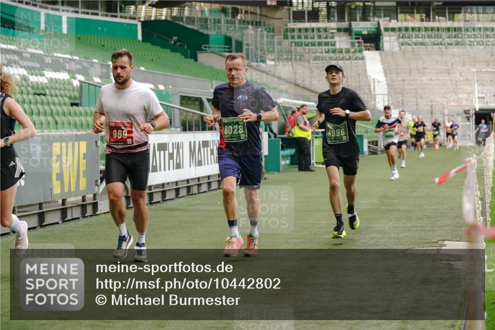 13.09.2026 - 21. swb-Marathon Bremen Michael Burmester http://msf.ph/oto/10442802 13.09.2026 12:43:59 Laufen im Stadion 339, 439, 493, 623, 678, 681, 715, 749, 819, 969, 1223, 1224, 1301, 1335, 1372, 1498, 1562, 1696, 1712, 1745, 1770, 1879, 1921, 2098, 2651, 2683, 3251, 3500, 3584, 3688, 4096, 4118, 4328, 4739, 4847, 4904, 5143, 5199, 5316, 5369, 5601, 5663, 5776, 5996, 6359, 6579, 6973, 7015, 7170, 7265, 7715, 7841, 7950, 8028, 8689, 8749, 8850, 8994, 9120, 9137, 9153, 9200, 9233, 9533, 9849, 13063, 13237, 126, 371, 453, 603, 640, 650, 671, 735, 744, 807, 862, 912, 957, 1136 meine-sportfotos.de