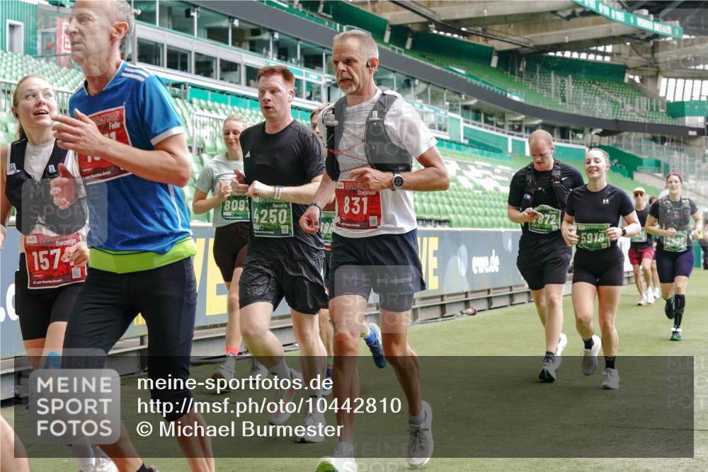 13.09.2026 - 21. swb-Marathon Bremen Michael Burmester http://msf.ph/oto/10442810 13.09.2026 13:07:20 Laufen im Stadion 109, 132, 156, 287, 303, 310, 372, 430, 454, 489, 578, 607, 613, 682, 716, 784, 800, 808, 809, 831, 834, 846, 911, 922, 1083, 1173, 1189, 1205, 1210, 1274, 1322, 1364, 1365, 1369, 1387, 1395, 1437, 1532, 1545, 1574, 1581, 1600, 1823, 1831, 1841, 1848, 1854, 1871, 1909, 1926, 1938, 2003, 2070, 2076, 2090, 2215, 2219, 2275, 2283, 2318, 2355, 2356, 2366, 2393, 2405, 2440, 2492, 2565, 2611, 2699, 2707, 2721, 2731, 2755, 2782, 2802, 2818, 2831, 2866, 2902, 2911, 2949, 2960 meine-sportfotos.de