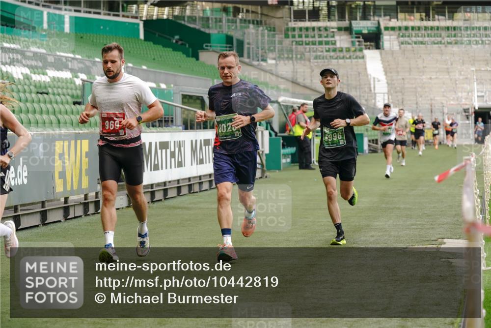 13.09.2026 - 21. swb-Marathon Bremen Michael Burmester http://msf.ph/oto/10442819 13.09.2026 12:43:59 Laufen im Stadion 339, 439, 493, 623, 678, 681, 715, 749, 819, 969, 1223, 1224, 1301, 1335, 1372, 1498, 1562, 1696, 1712, 1745, 1770, 1879, 1921, 2098, 2651, 2683, 3251, 3500, 3584, 3688, 4096, 4118, 4328, 4739, 4847, 4904, 5143, 5199, 5316, 5369, 5601, 5663, 5776, 5996, 6359, 6579, 6973, 7015, 7170, 7265, 7715, 7841, 7950, 8028, 8689, 8749, 8850, 8994, 9120, 9137, 9153, 9200, 9233, 9533, 9849, 13063, 13237, 126, 371, 453, 603, 640, 650, 671, 735, 744, 807, 862, 912, 957, 1136 meine-sportfotos.de