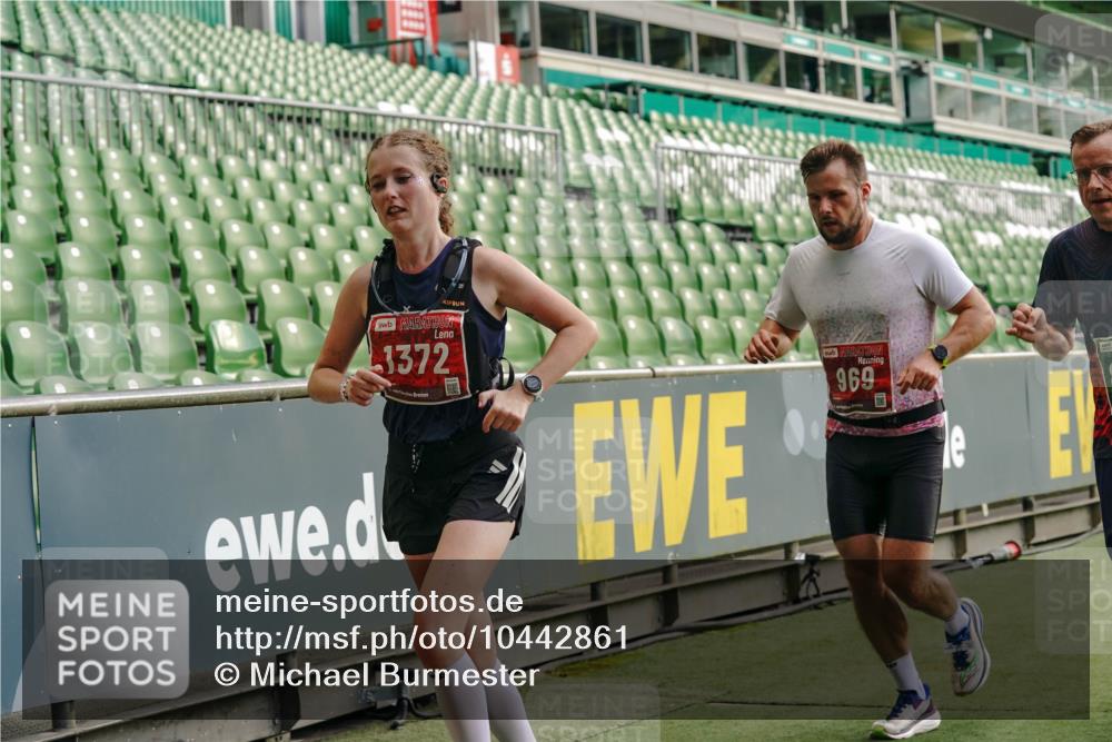 13.09.2026 - 21. swb-Marathon Bremen Michael Burmester http://msf.ph/oto/10442861 13.09.2026 12:44:01 Laufen im Stadion 339, 439, 493, 623, 678, 681, 715, 749, 819, 969, 1223, 1224, 1301, 1335, 1372, 1498, 1562, 1696, 1712, 1745, 1770, 1879, 1921, 1975, 2098, 2651, 2683, 3251, 3500, 3584, 3688, 4096, 4118, 4328, 4739, 4847, 4904, 5143, 5199, 5316, 5369, 5601, 5663, 5776, 5996, 6359, 6579, 6973, 7015, 7170, 7206, 7265, 7715, 7841, 7950, 8028, 8689, 8749, 8850, 8994, 9120, 9137, 9153, 9200, 9233, 9533, 9849, 13063, 13237, 126, 371, 453, 603, 640, 650, 671, 735, 744, 807, 862, 912, 957, 1136 meine-sportfotos.de