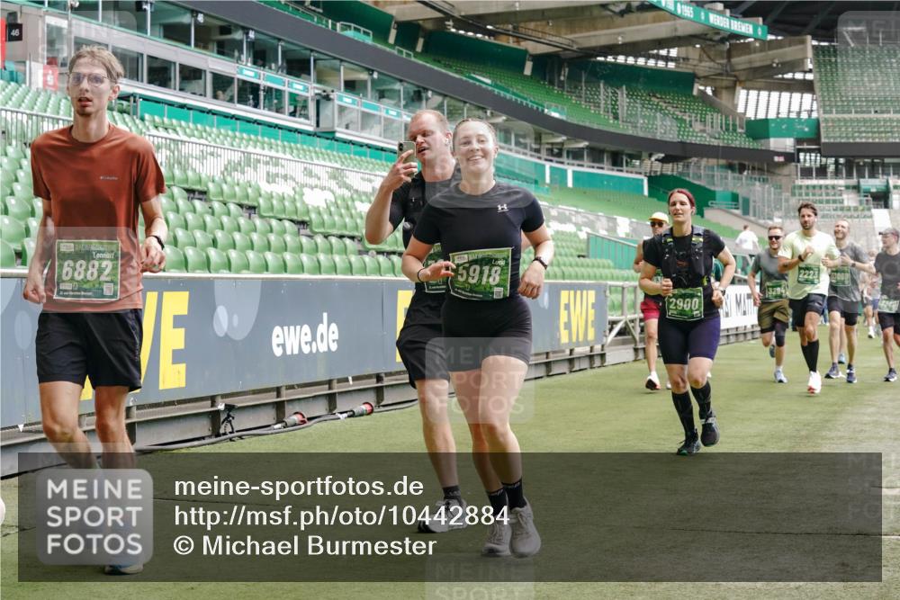 13.09.2026 - 21. swb-Marathon Bremen Michael Burmester http://msf.ph/oto/10442884 13.09.2026 13:07:21 Laufen im Stadion 109, 132, 156, 287, 303, 310, 372, 430, 454, 489, 578, 607, 613, 682, 716, 784, 800, 808, 809, 831, 834, 846, 911, 922, 1083, 1173, 1189, 1205, 1210, 1274, 1285, 1322, 1364, 1365, 1369, 1387, 1395, 1437, 1532, 1545, 1574, 1581, 1600, 1823, 1831, 1841, 1848, 1854, 1871, 1909, 1926, 1938, 2003, 2070, 2090, 2215, 2219, 2275, 2283, 2318, 2355, 2356, 2366, 2393, 2405, 2440, 2492, 2565, 2611, 2699, 2707, 2721, 2731, 2755, 2782, 2802, 2818, 2831, 2866, 2902, 2911, 2949, 2960 meine-sportfotos.de