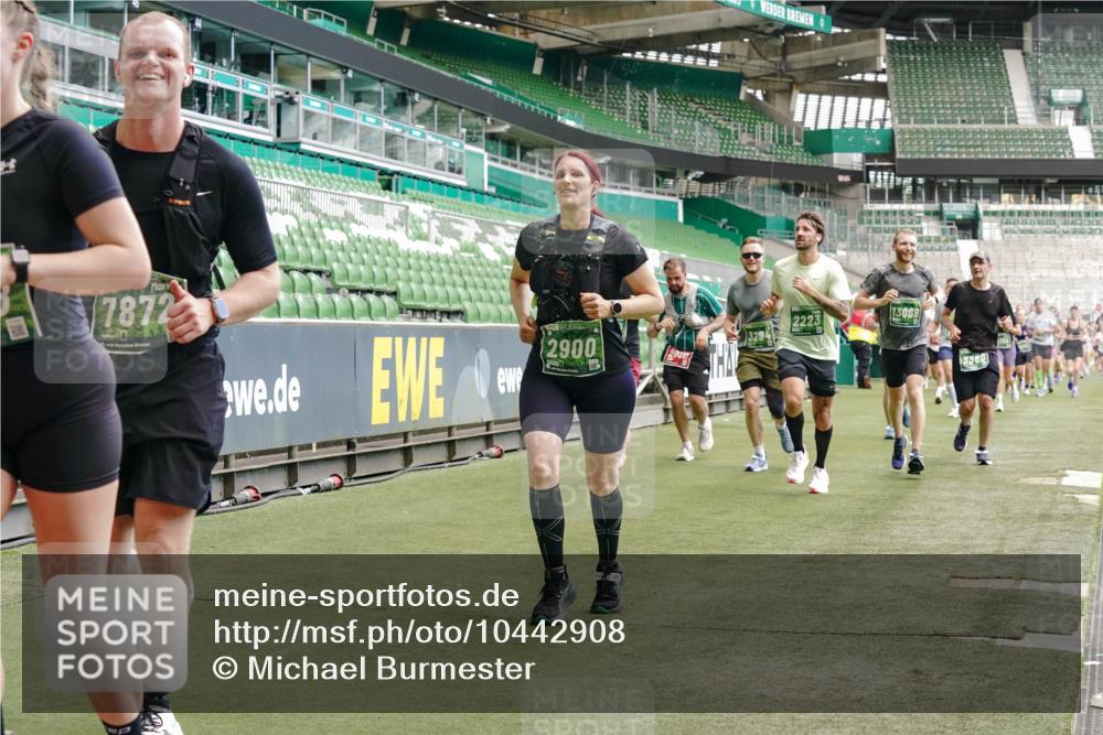 13.09.2026 - 21. swb-Marathon Bremen Michael Burmester http://msf.ph/oto/10442908 13.09.2026 13:07:22 Laufen im Stadion 109, 132, 156, 287, 303, 310, 372, 430, 454, 489, 578, 607, 613, 682, 716, 784, 800, 808, 809, 831, 834, 846, 911, 922, 1083, 1173, 1189, 1205, 1210, 1274, 1285, 1322, 1364, 1365, 1369, 1387, 1395, 1437, 1532, 1545, 1574, 1581, 1600, 1823, 1831, 1841, 1848, 1854, 1871, 1909, 1926, 1938, 2003, 2070, 2090, 2215, 2219, 2275, 2283, 2318, 2355, 2356, 2366, 2393, 2405, 2440, 2492, 2565, 2611, 2699, 2707, 2721, 2731, 2755, 2782, 2802, 2818, 2831, 2866, 2902, 2911, 2949, 2960 meine-sportfotos.de