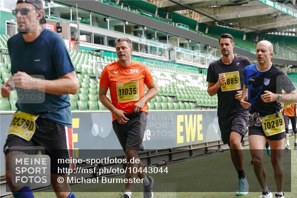 13.09.2026 - 21. swb-Marathon Bremen Michael Burmester http://msf.ph/oto/10443044 13.09.2026 10:28:33 Laufen im Stadion 10142, 10170, 10183, 10189, 10200, 10223, 10267, 10269, 10270, 10293, 10294, 10310, 10316, 10329, 10348, 10381, 10393, 10421, 10426, 10489, 10508, 10525, 10538, 10544, 10566, 10594, 10655, 10709, 10739, 10763, 10770, 10814, 10835, 10840, 10846, 10860, 10876, 10897, 10898, 10910, 10917, 10923, 10993, 11005, 11007, 11018, 11035, 11058, 11060, 11076, 11087, 11092, 11110, 11111, 11148, 11170 meine-sportfotos.de