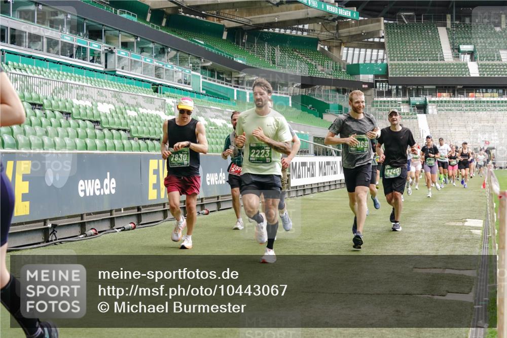 13.09.2026 - 21. swb-Marathon Bremen Michael Burmester http://msf.ph/oto/10443067 13.09.2026 13:07:23 Laufen im Stadion 109, 132, 156, 287, 303, 310, 372, 430, 454, 489, 551, 578, 607, 613, 682, 716, 784, 800, 808, 809, 831, 834, 846, 911, 922, 1083, 1173, 1189, 1205, 1210, 1274, 1285, 1322, 1364, 1365, 1369, 1387, 1395, 1437, 1532, 1545, 1574, 1581, 1600, 1823, 1831, 1841, 1848, 1854, 1871, 1909, 1926, 1938, 2003, 2070, 2090, 2215, 2219, 2275, 2283, 2318, 2355, 2356, 2366, 2393, 2405, 2440, 2492, 2565, 2611, 2699, 2707, 2721, 2731, 2755, 2782, 2802, 2818, 2831, 2866, 2902, 2911, 2949, 2960 meine-sportfotos.de