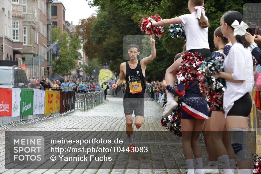 13.09.2026 - Kiel Lauf Yannick Fuchs http://msf.ph/oto/10443083 13.09.2026 11:58:56 Ziel 6694 meine-sportfotos.de