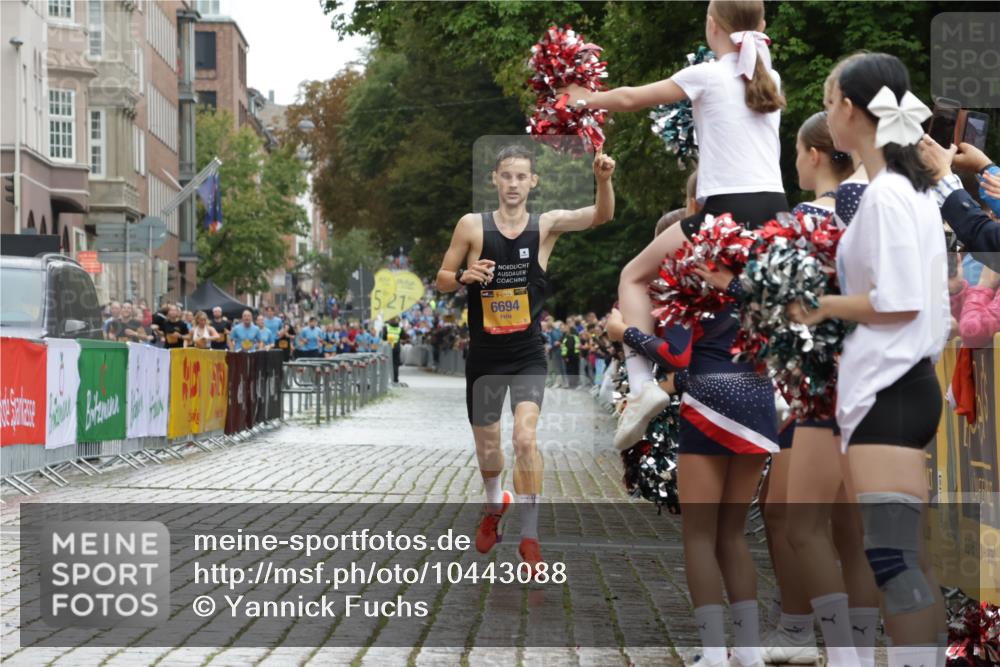 13.09.2026 - Kiel Lauf Yannick Fuchs http://msf.ph/oto/10443088 13.09.2026 11:58:56 Ziel 6694 meine-sportfotos.de