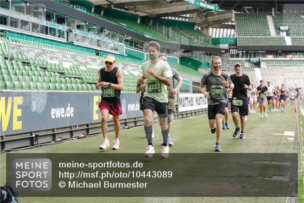 13.09.2026 - 21. swb-Marathon Bremen Michael Burmester http://msf.ph/oto/10443089 13.09.2026 13:07:23 Laufen im Stadion 109, 132, 156, 287, 303, 310, 372, 430, 454, 489, 551, 578, 607, 613, 682, 716, 784, 800, 808, 809, 831, 834, 846, 911, 922, 1083, 1173, 1189, 1205, 1210, 1274, 1285, 1322, 1364, 1365, 1369, 1387, 1395, 1437, 1532, 1545, 1574, 1581, 1600, 1823, 1831, 1841, 1848, 1854, 1871, 1909, 1926, 1938, 2003, 2070, 2090, 2215, 2219, 2275, 2283, 2318, 2355, 2356, 2366, 2393, 2405, 2440, 2492, 2565, 2611, 2699, 2707, 2721, 2731, 2755, 2782, 2802, 2818, 2831, 2866, 2902, 2911, 2949, 2960 meine-sportfotos.de