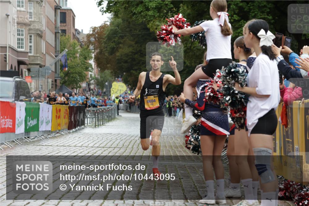 13.09.2026 - Kiel Lauf Yannick Fuchs http://msf.ph/oto/10443095 13.09.2026 11:58:57 Ziel 6694 meine-sportfotos.de