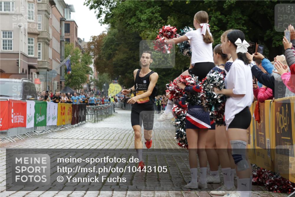 13.09.2026 - Kiel Lauf Yannick Fuchs http://msf.ph/oto/10443105 13.09.2026 11:58:57 Ziel 6694 meine-sportfotos.de
