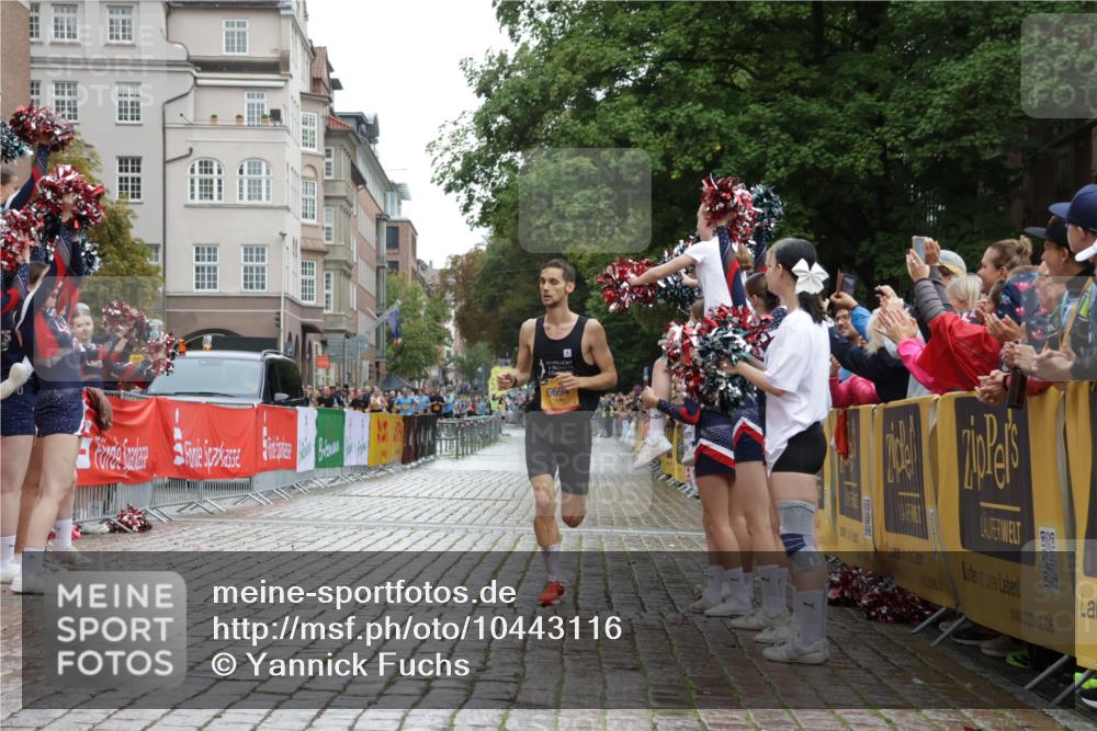 13.09.2026 - Kiel Lauf Yannick Fuchs http://msf.ph/oto/10443116 13.09.2026 11:58:58 Ziel 6694 meine-sportfotos.de