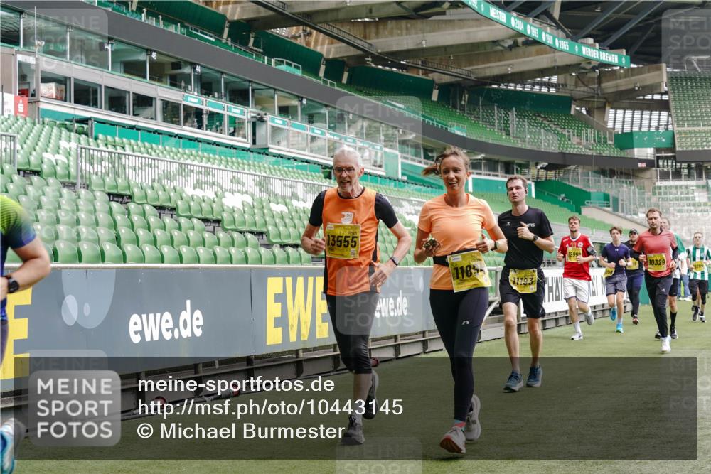 13.09.2026 - 21. swb-Marathon Bremen Michael Burmester http://msf.ph/oto/10443145 13.09.2026 10:28:35 Laufen im Stadion 10142, 10170, 10183, 10189, 10200, 10223, 10267, 10269, 10270, 10293, 10294, 10310, 10316, 10329, 10348, 10381, 10393, 10421, 10426, 10489, 10508, 10525, 10537, 10538, 10544, 10566, 10594, 10655, 10709, 10739, 10763, 10770, 10814, 10835, 10840, 10846, 10860, 10876, 10897, 10898, 10910, 10917, 10923, 10966, 10993, 11005, 11007, 11018, 11035, 11058, 11060, 11076, 11087, 11092, 11110, 11111, 11148, 11170 meine-sportfotos.de