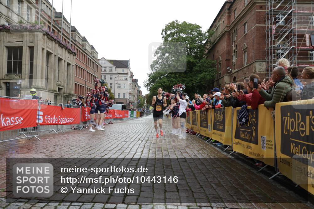 13.09.2026 - Kiel Lauf Yannick Fuchs http://msf.ph/oto/10443146 13.09.2026 11:58:59 Ziel 6694 meine-sportfotos.de