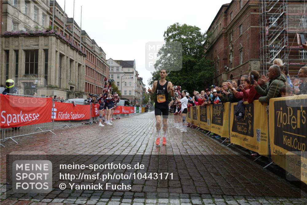 13.09.2026 - Kiel Lauf Yannick Fuchs http://msf.ph/oto/10443171 13.09.2026 11:59:00 Ziel 6694 meine-sportfotos.de
