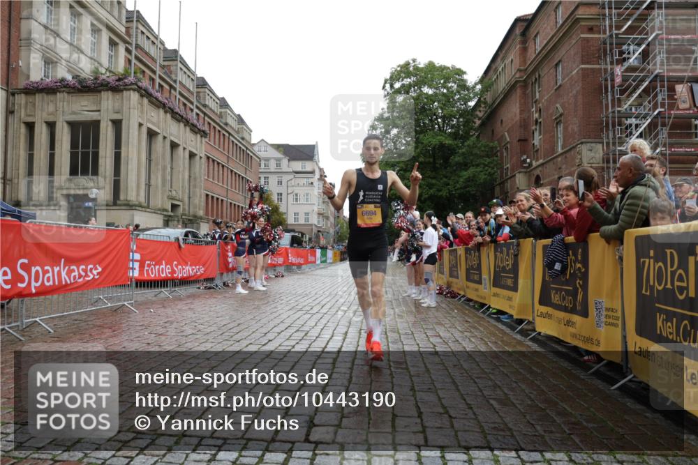 13.09.2026 - Kiel Lauf Yannick Fuchs http://msf.ph/oto/10443190 13.09.2026 11:59:00 Ziel 6694 meine-sportfotos.de
