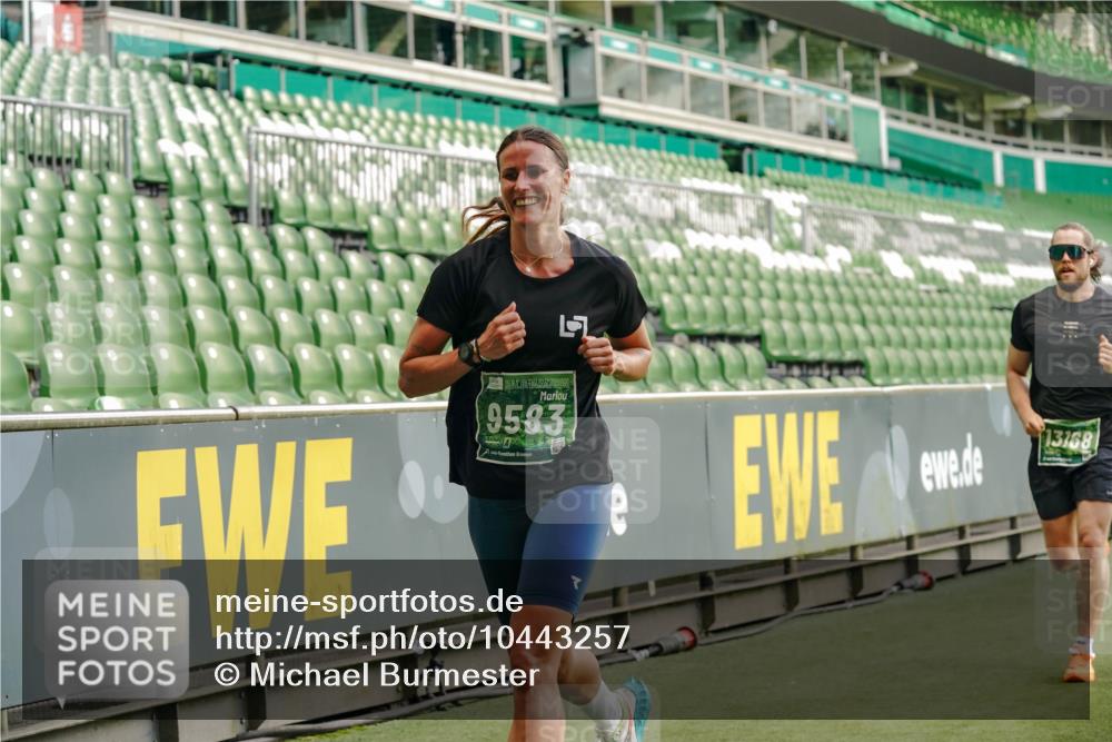 13.09.2026 - 21. swb-Marathon Bremen Michael Burmester http://msf.ph/oto/10443257 13.09.2026 12:44:22 Laufen im Stadion 339, 493, 623, 678, 681, 715, 819, 969, 1264, 1301, 1335, 1372, 1498, 1562, 1696, 1770, 1921, 1937, 1975, 2098, 2651, 2683, 3092, 3251, 3500, 3584, 3609, 3688, 4096, 4118, 4328, 4739, 4904, 5143, 5199, 5316, 5369, 5601, 5663, 5776, 5996, 6359, 6579, 6973, 7015, 7170, 7206, 7265, 7715, 7841, 7950, 8028, 8689, 8749, 8850, 9137, 9153, 9200, 9233, 9583, 9849, 13063, 13168, 13237, 126, 371, 453, 603, 640, 650, 671, 735, 744, 862, 912, 957, 1136, 1411, 1822 meine-sportfotos.de