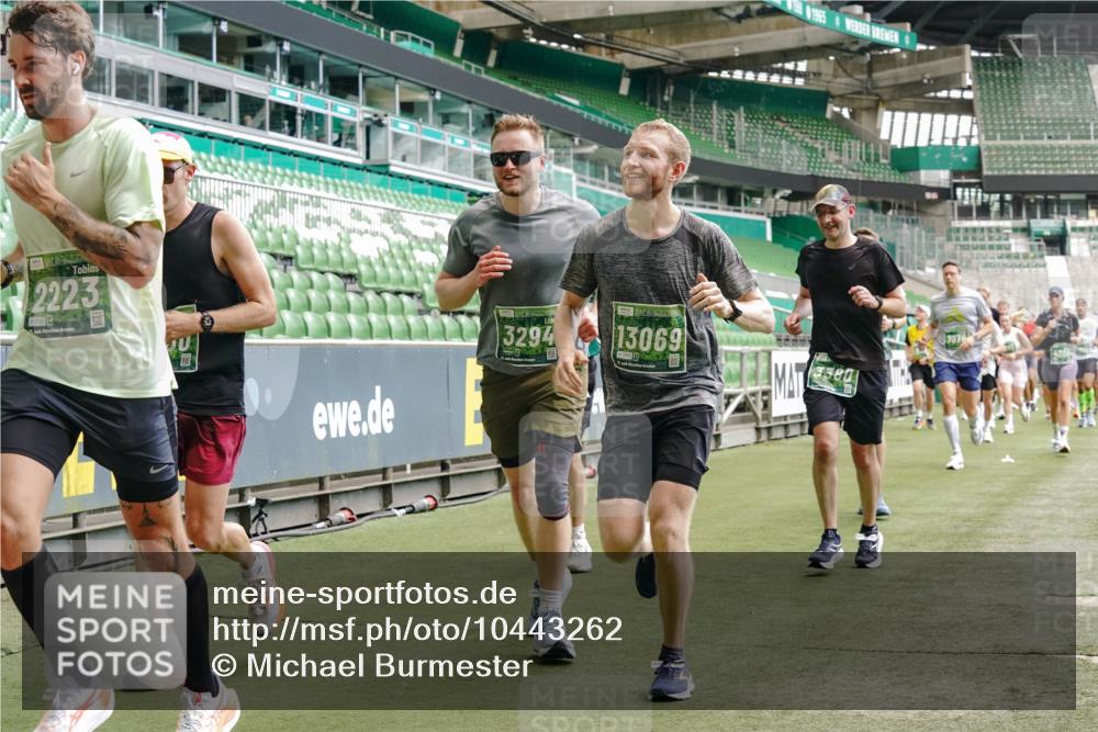 13.09.2026 - 21. swb-Marathon Bremen Michael Burmester http://msf.ph/oto/10443262 13.09.2026 13:07:25 Laufen im Stadion 109, 132, 156, 287, 303, 310, 372, 430, 454, 489, 551, 578, 607, 613, 682, 716, 784, 800, 808, 809, 831, 834, 846, 911, 922, 1083, 1173, 1189, 1205, 1210, 1285, 1322, 1364, 1365, 1369, 1387, 1395, 1437, 1532, 1545, 1574, 1600, 1688, 1823, 1831, 1841, 1848, 1854, 1871, 1909, 1926, 1938, 2003, 2070, 2090, 2215, 2219, 2275, 2283, 2318, 2355, 2356, 2366, 2393, 2405, 2440, 2492, 2565, 2611, 2699, 2707, 2721, 2731, 2755, 2782, 2802, 2818, 2831, 2866, 2902, 2911, 2949, 2960 meine-sportfotos.de