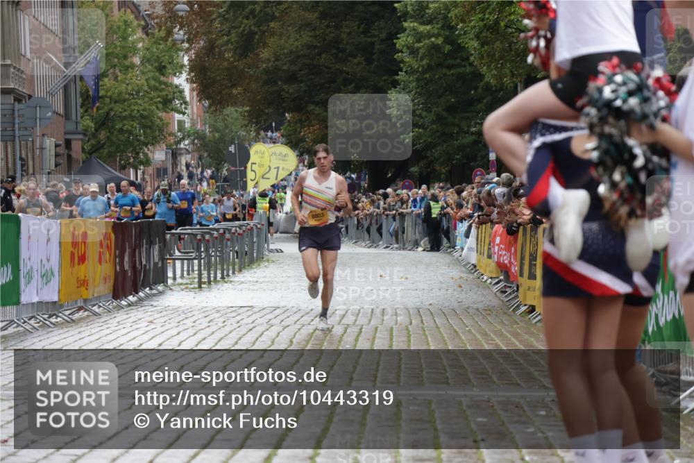 13.09.2026 - Kiel Lauf Yannick Fuchs http://msf.ph/oto/10443319 13.09.2026 12:01:17 Ziel 8803 meine-sportfotos.de