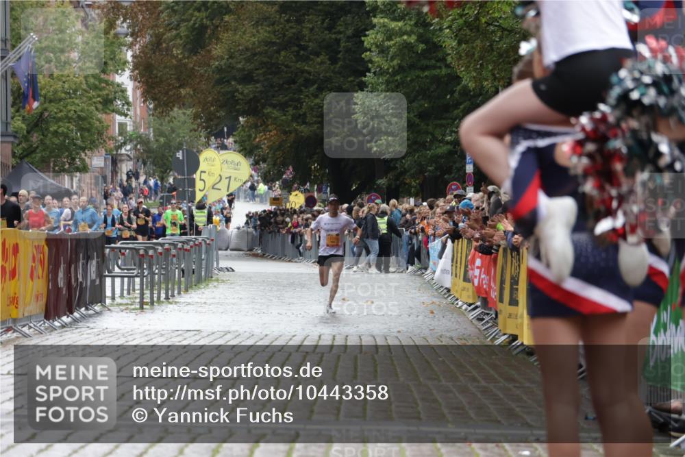 13.09.2026 - Kiel Lauf Yannick Fuchs http://msf.ph/oto/10443358 13.09.2026 12:02:07 Ziel 11291 meine-sportfotos.de