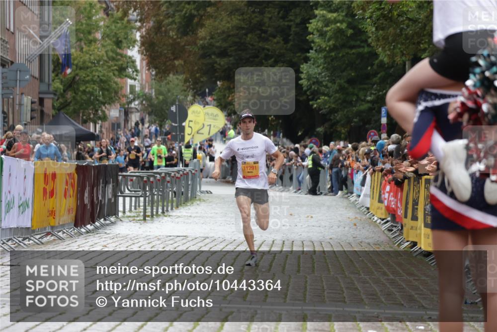 13.09.2026 - Kiel Lauf Yannick Fuchs http://msf.ph/oto/10443364 13.09.2026 12:02:12 Ziel 11291 meine-sportfotos.de