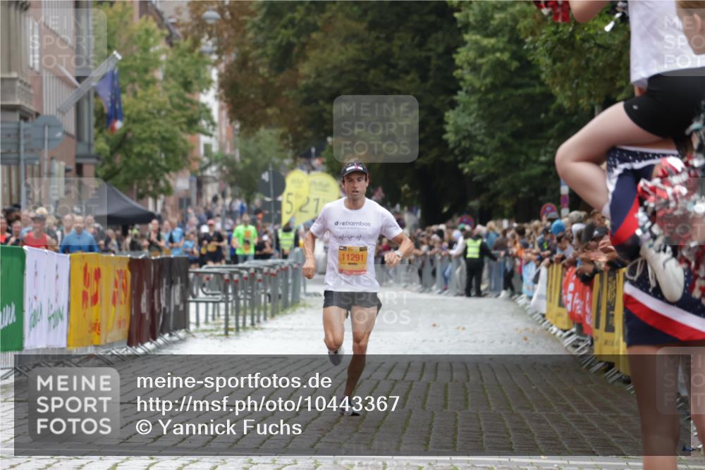 13.09.2026 - Kiel Lauf Yannick Fuchs http://msf.ph/oto/10443367 13.09.2026 12:02:13 Ziel 11291 meine-sportfotos.de