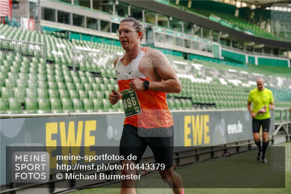 13.09.2026 - 21. swb-Marathon Bremen Michael Burmester http://msf.ph/oto/10443379 13.09.2026 12:44:26 Laufen im Stadion 280, 339, 493, 623, 678, 681, 715, 819, 969, 1264, 1301, 1335, 1372, 1498, 1562, 1696, 1770, 1921, 1937, 1975, 2020, 2098, 2683, 3092, 3251, 3271, 3500, 3584, 3609, 3688, 4096, 4118, 4328, 4739, 4904, 5143, 5199, 5316, 5369, 5601, 5663, 5776, 5996, 6359, 6579, 6973, 7015, 7170, 7206, 7265, 7715, 7841, 7950, 8028, 8689, 8749, 8850, 9137, 9153, 9200, 9233, 9583, 9849, 13063, 13168, 13237, 126, 371, 453, 603, 640, 650, 671, 735, 744, 862, 912, 957, 1136, 1411, 1822 meine-sportfotos.de